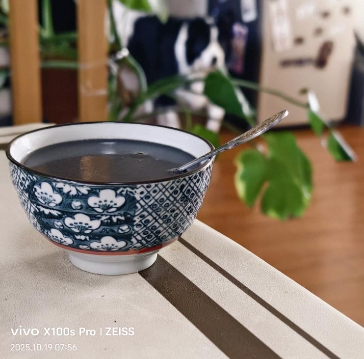 小美版黑芝麻糊——真的顺滑到无法聚焦