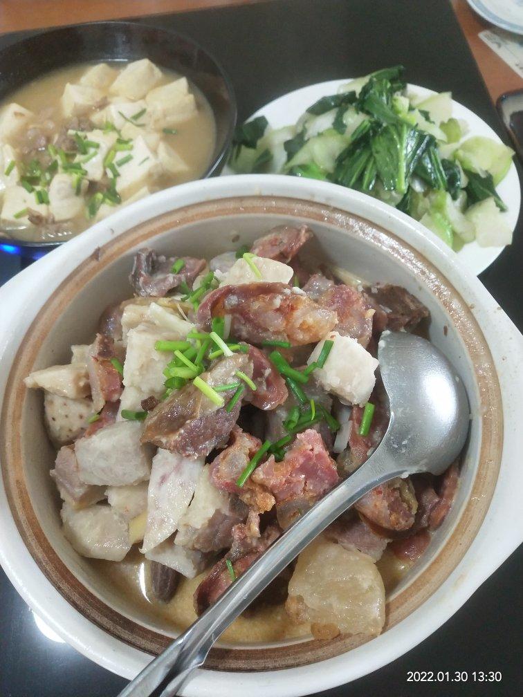 曼食慢语丨腊味香芋芡实煲