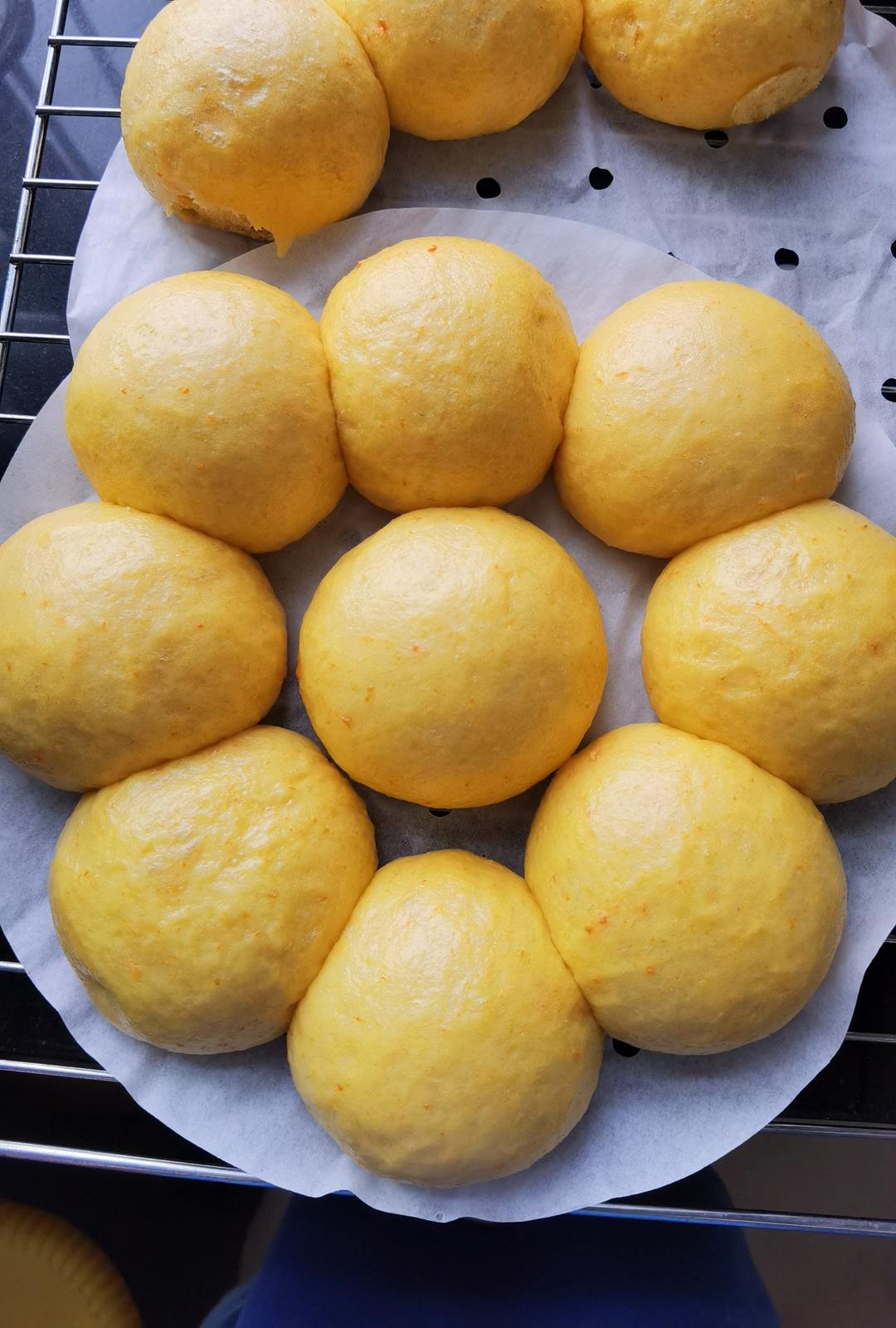 一发胡萝卜🥕馒头，纯手揉，快手