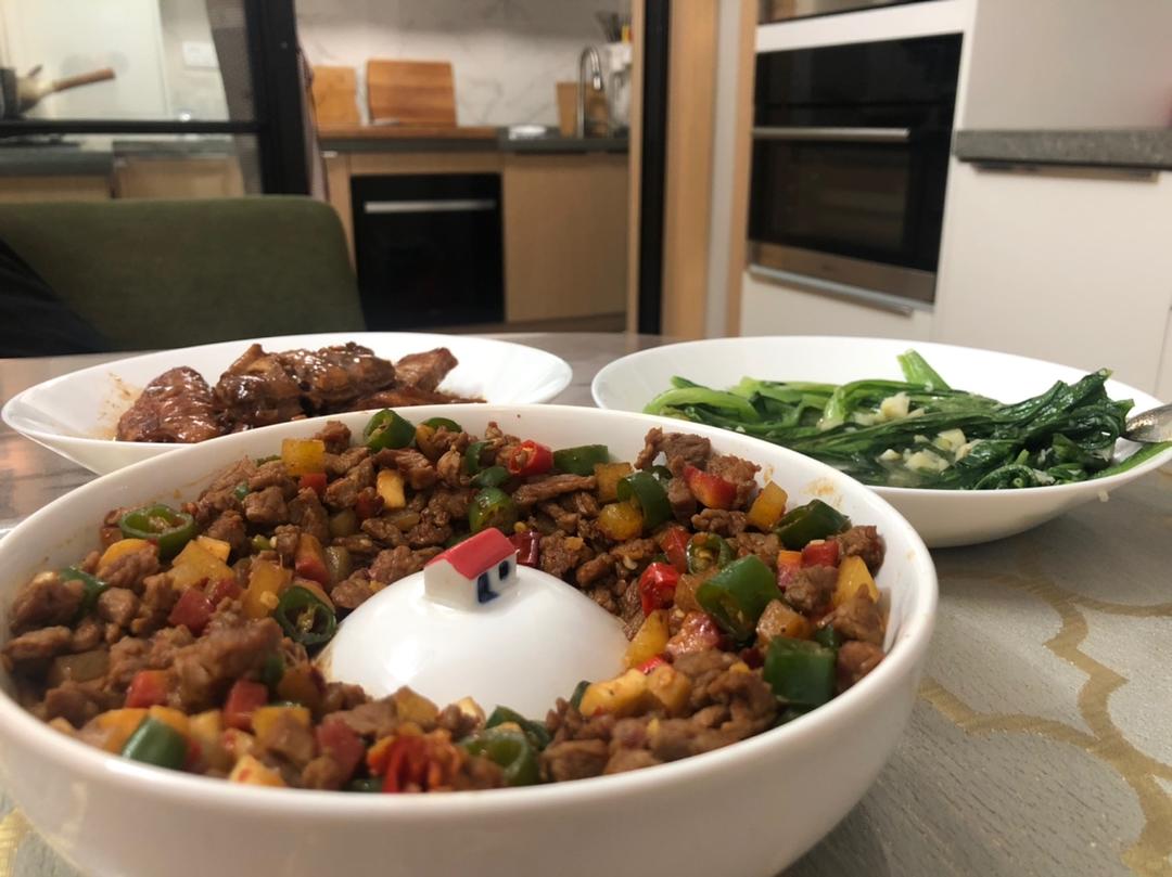 香辣五彩牛肉丁