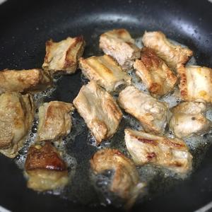 土豆排骨焖饭的做法 步骤2