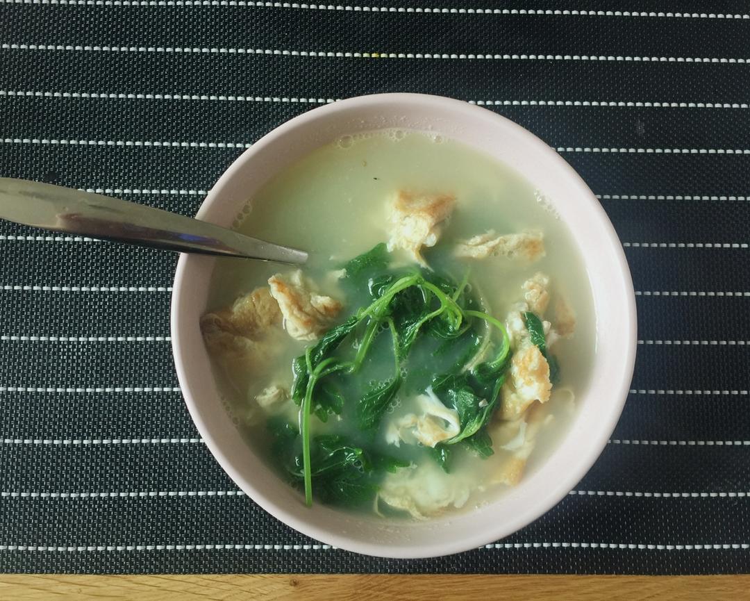 鲜薄荷煎鸡蛋汤