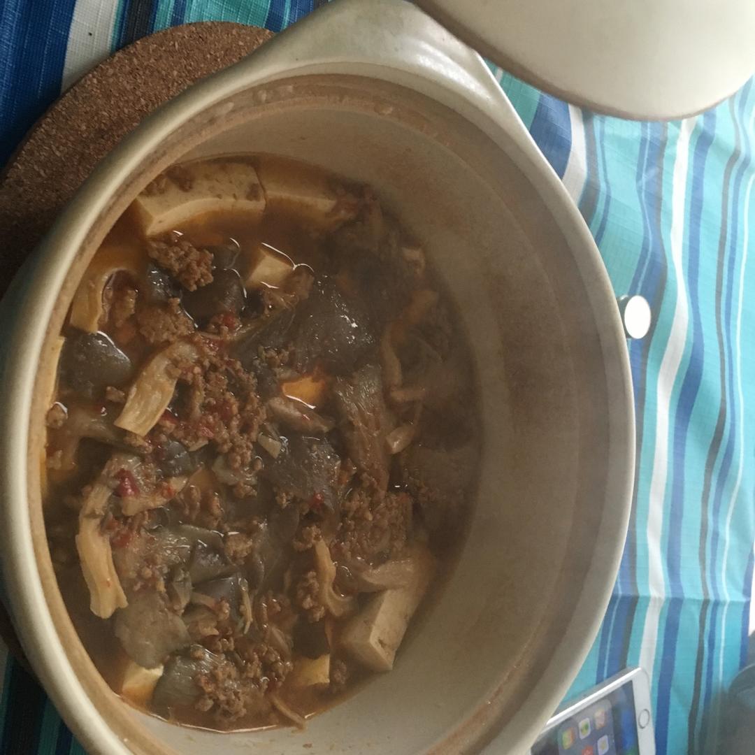 草菇豆腐煲