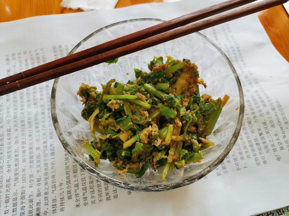 芹菜叶炒鸡蛋