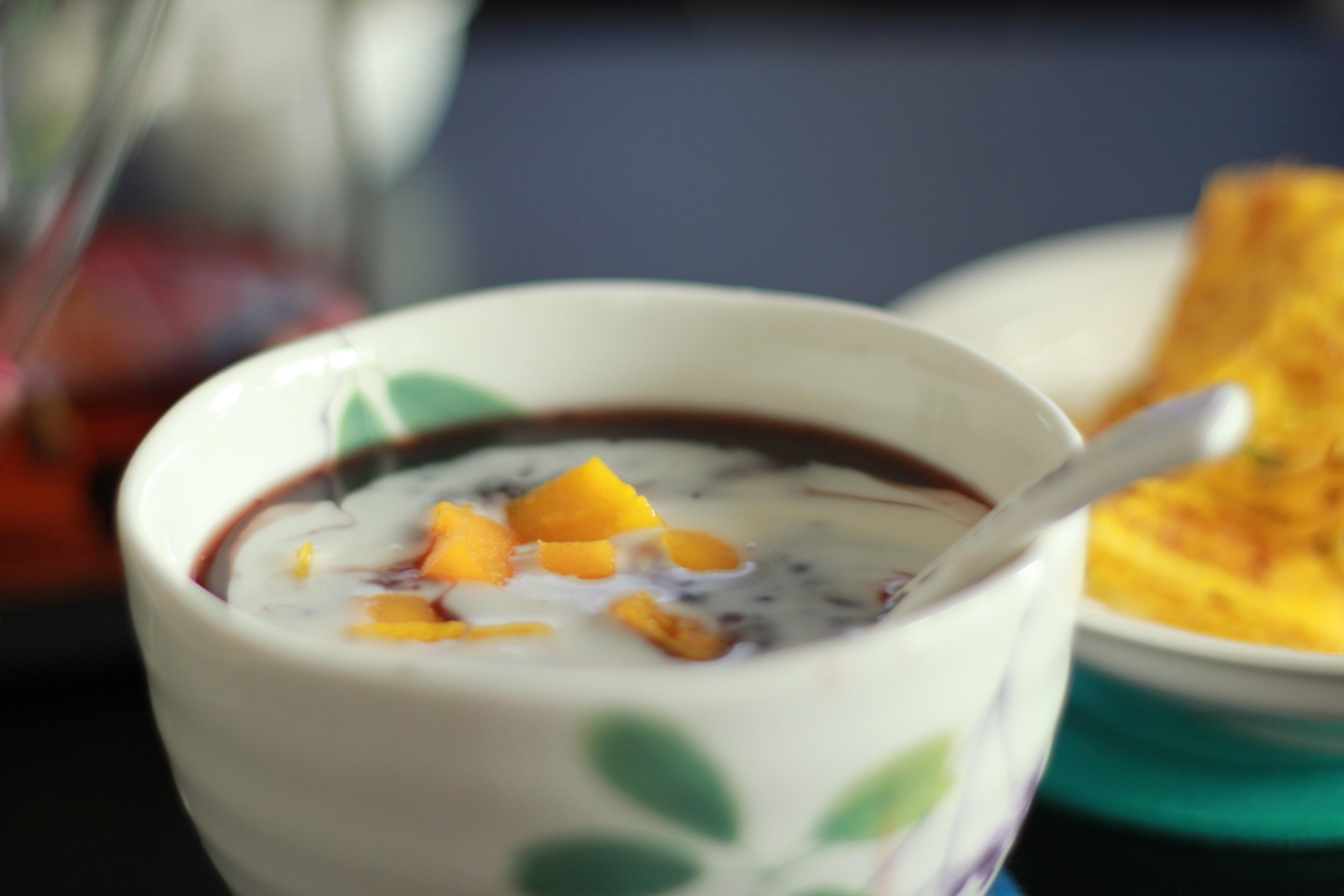 芒果椰浆紫米粥的做法