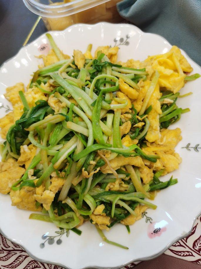 蒜苗炒鸡蛋