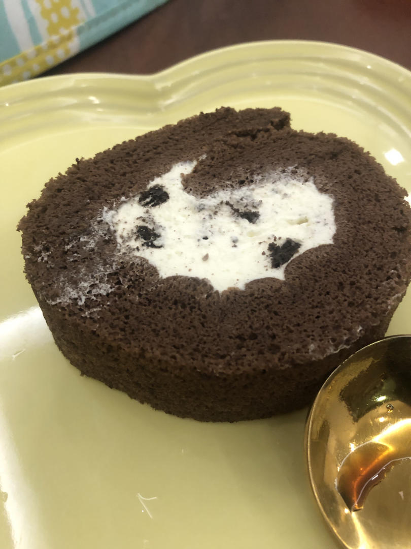 超浓郁卷不裂的巧克力蛋糕卷