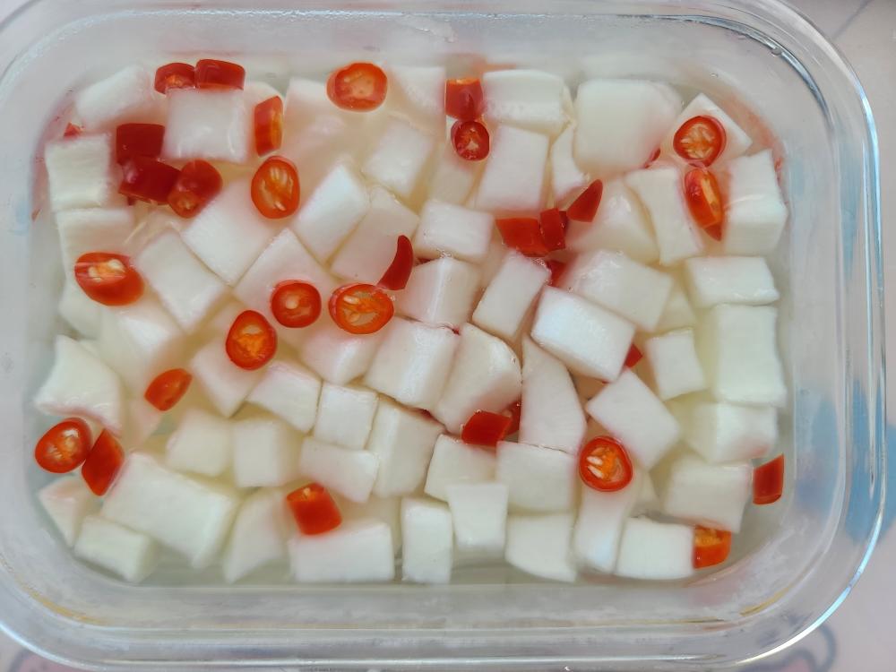 腌萝卜（酸甜辣口）