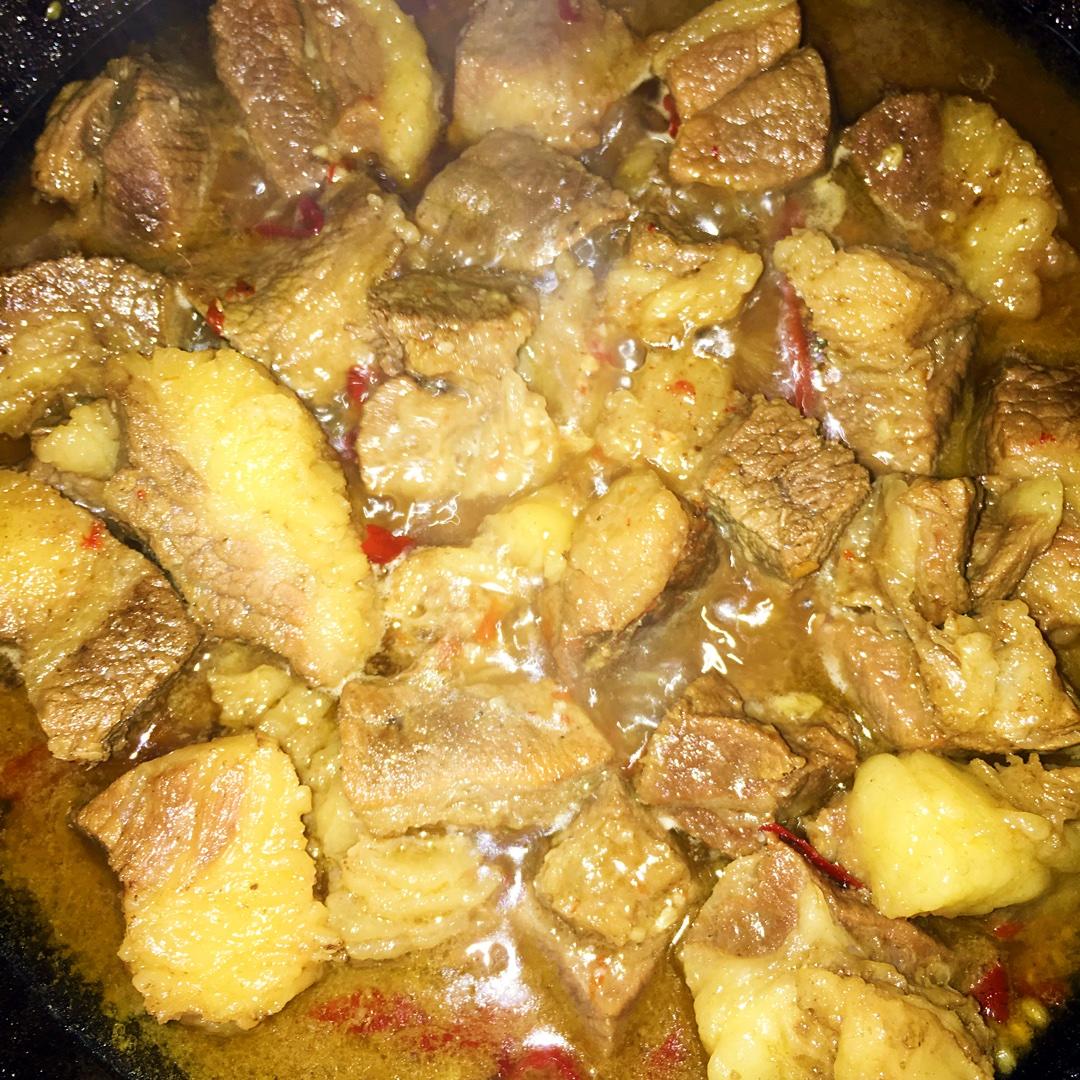 红烧土豆牛腩的做法