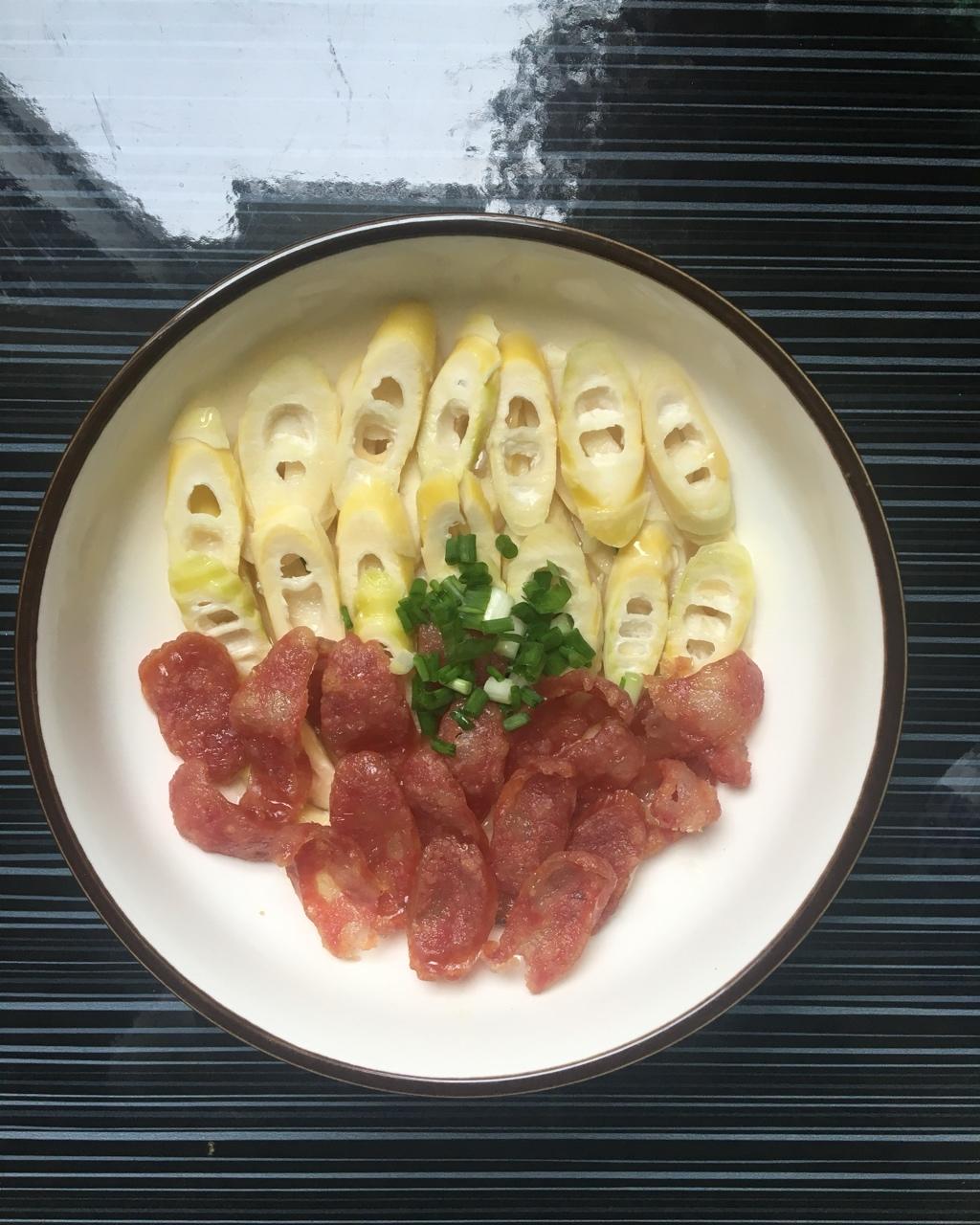 腌肉蒸春笋