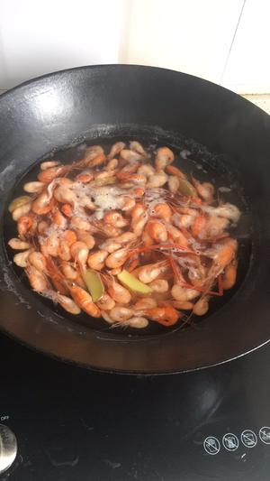 水煮河虾的做法 步骤2