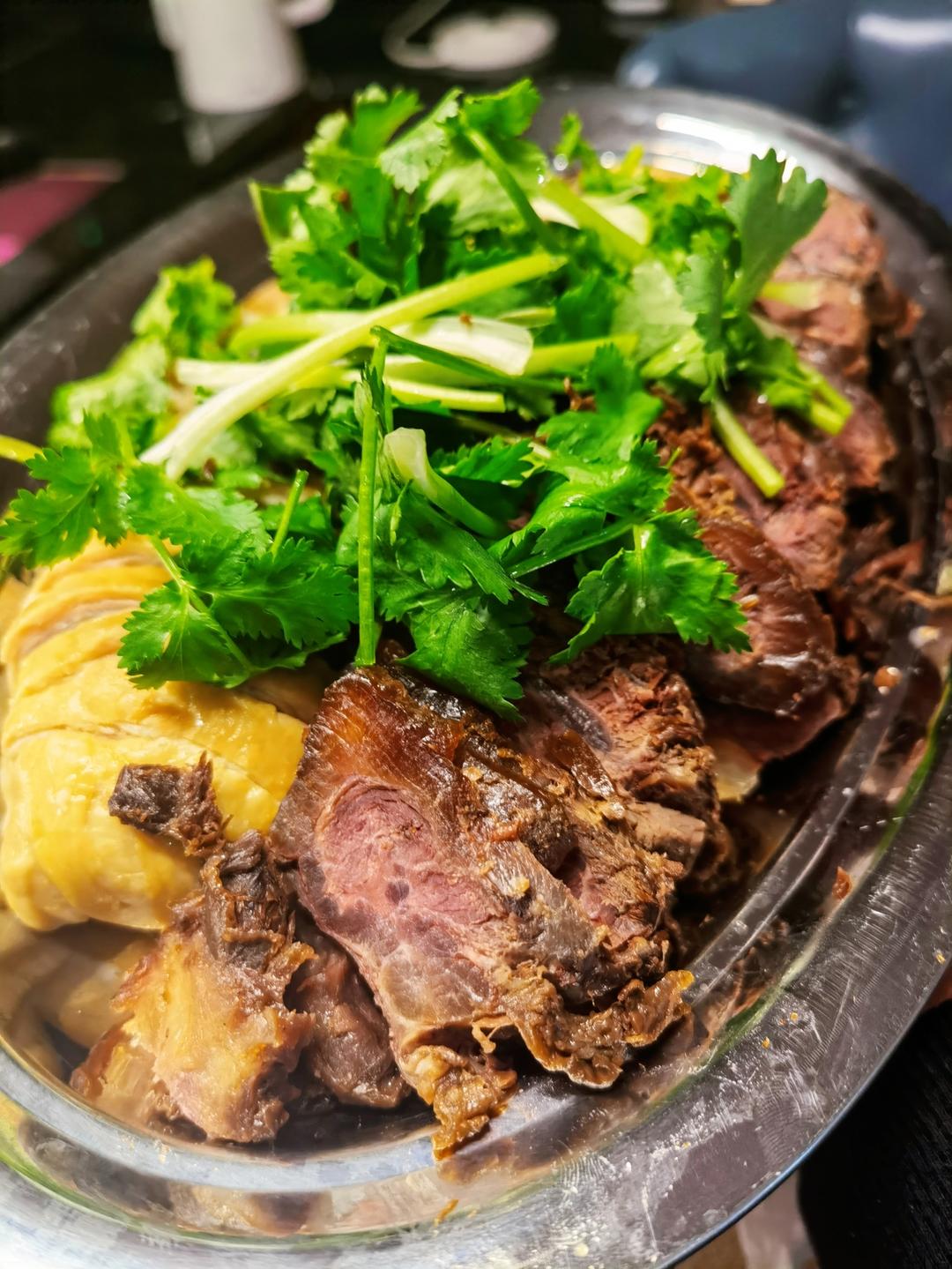卤牛腱、卤牛肉面