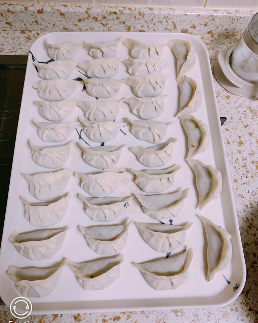冰花煎饺 Fried Pork & Lotus Root Dumplings