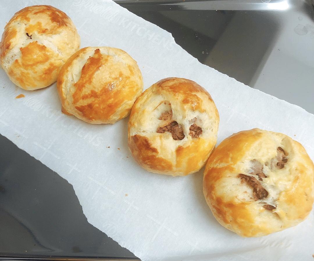 好吃到炸裂的港式菠萝包（附带制作酥皮的小视频）