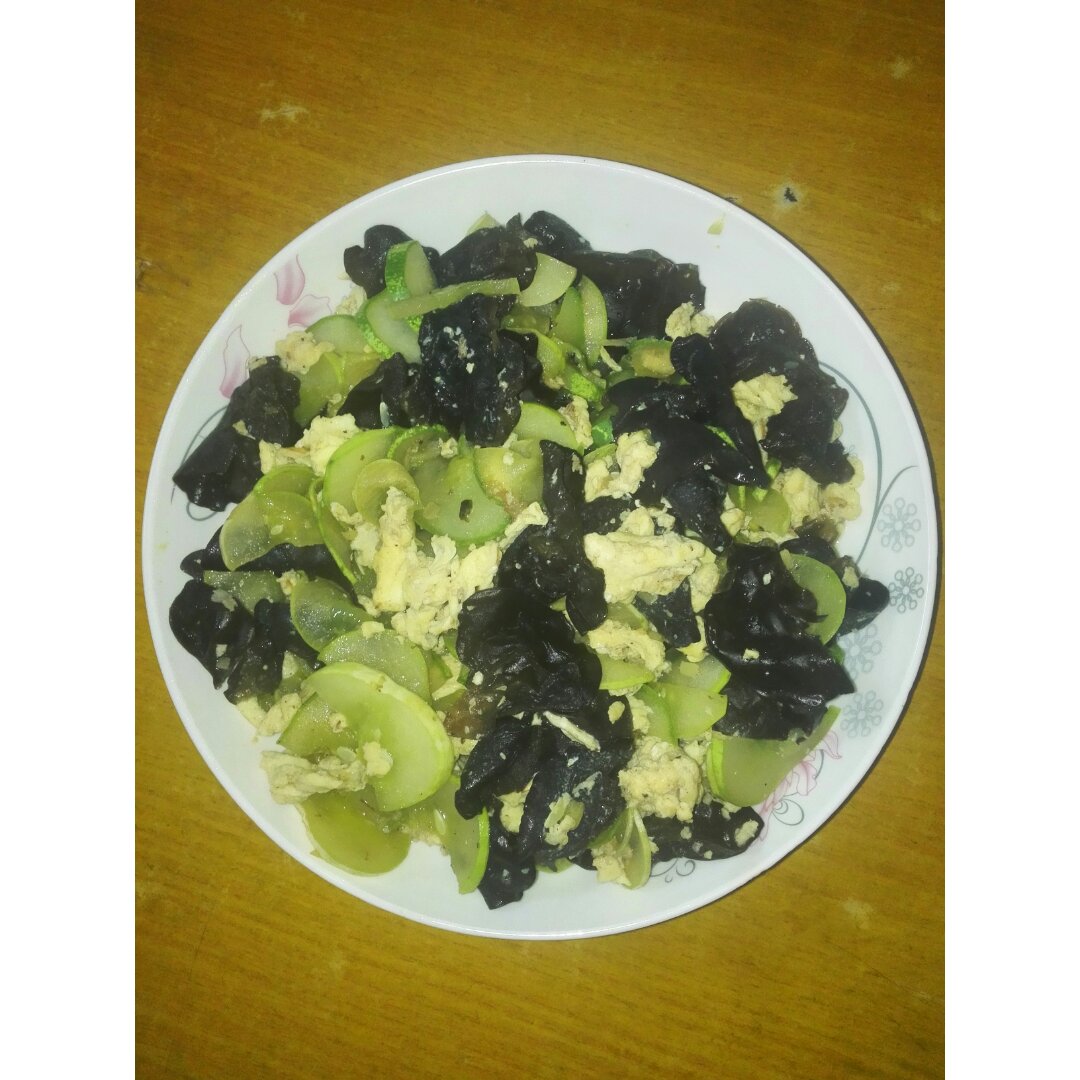 黄瓜木耳炒鸡蛋