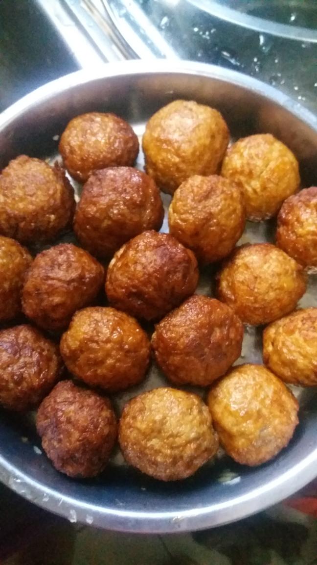 油炸萝卜肉丸子