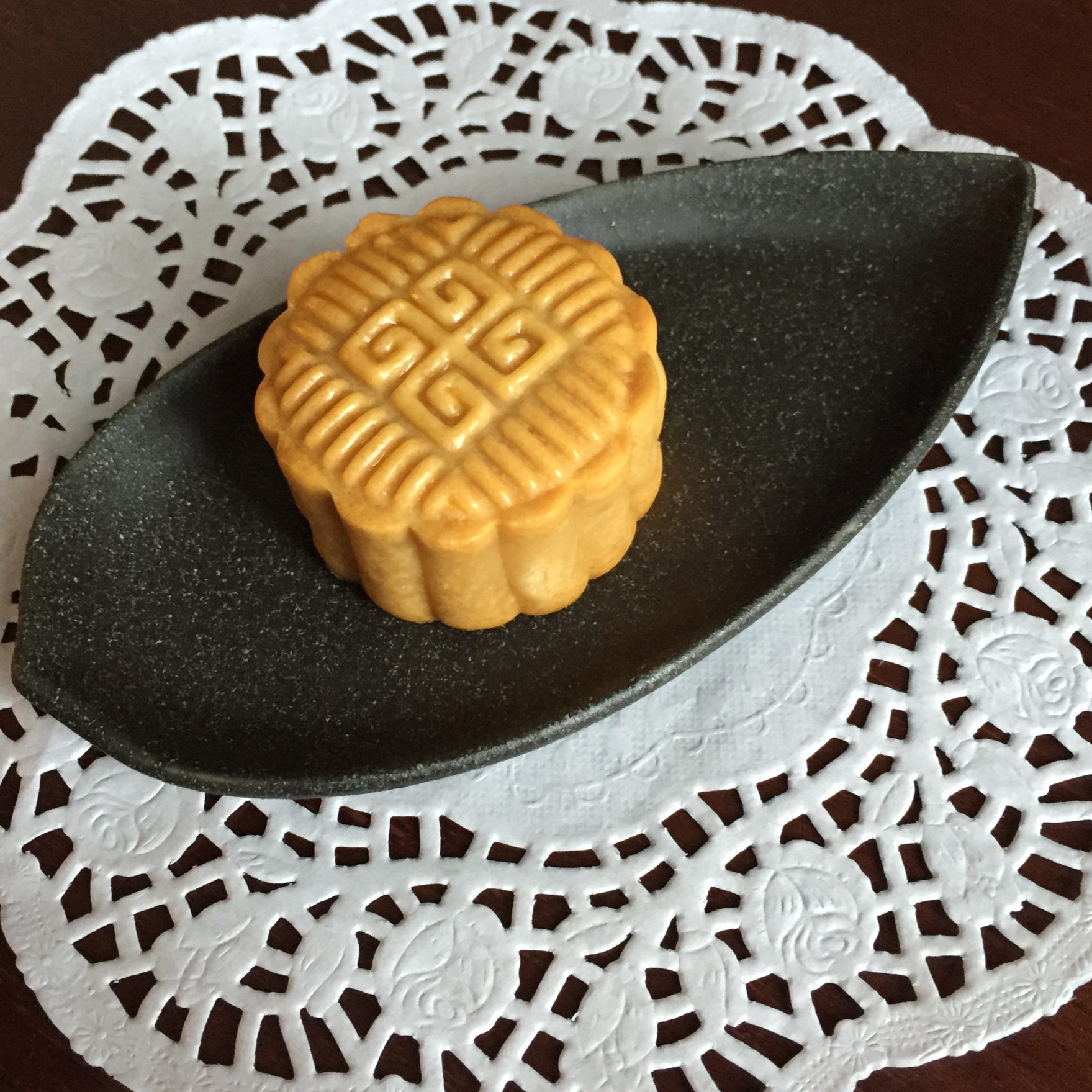 广式月饼—蛋黄莲蓉月饼