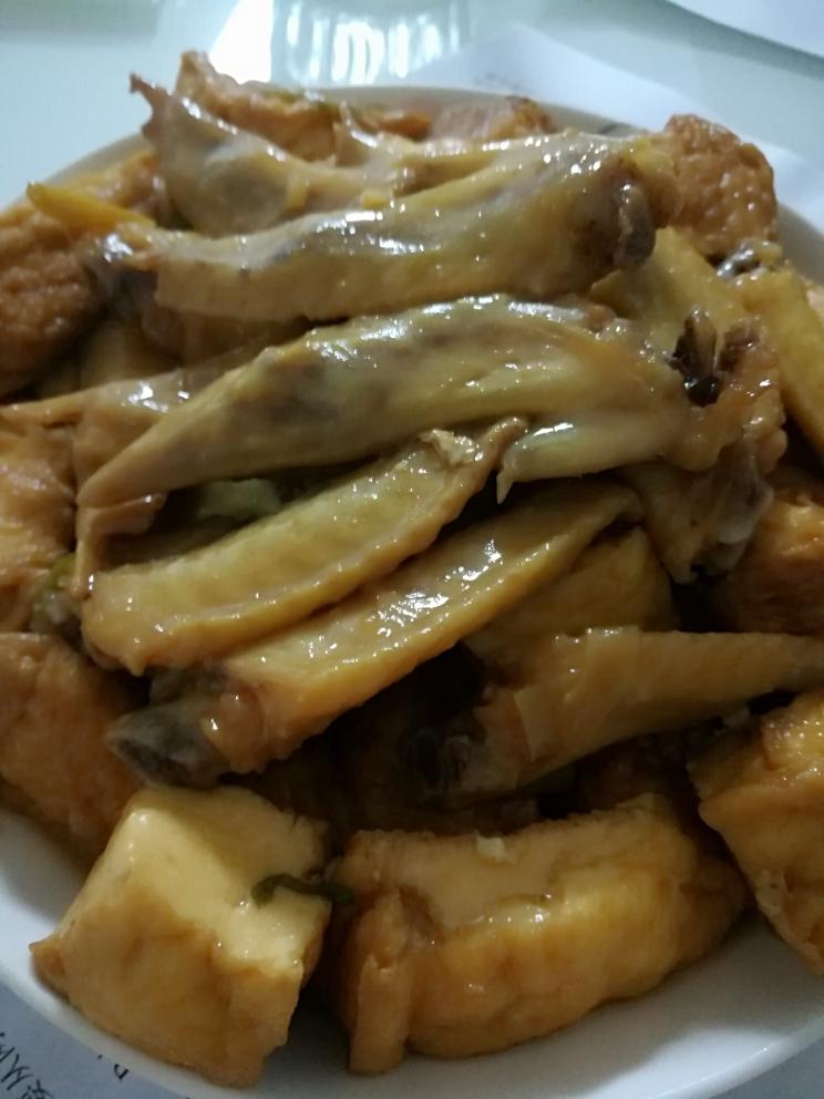 鸡尖翅焖豆腐