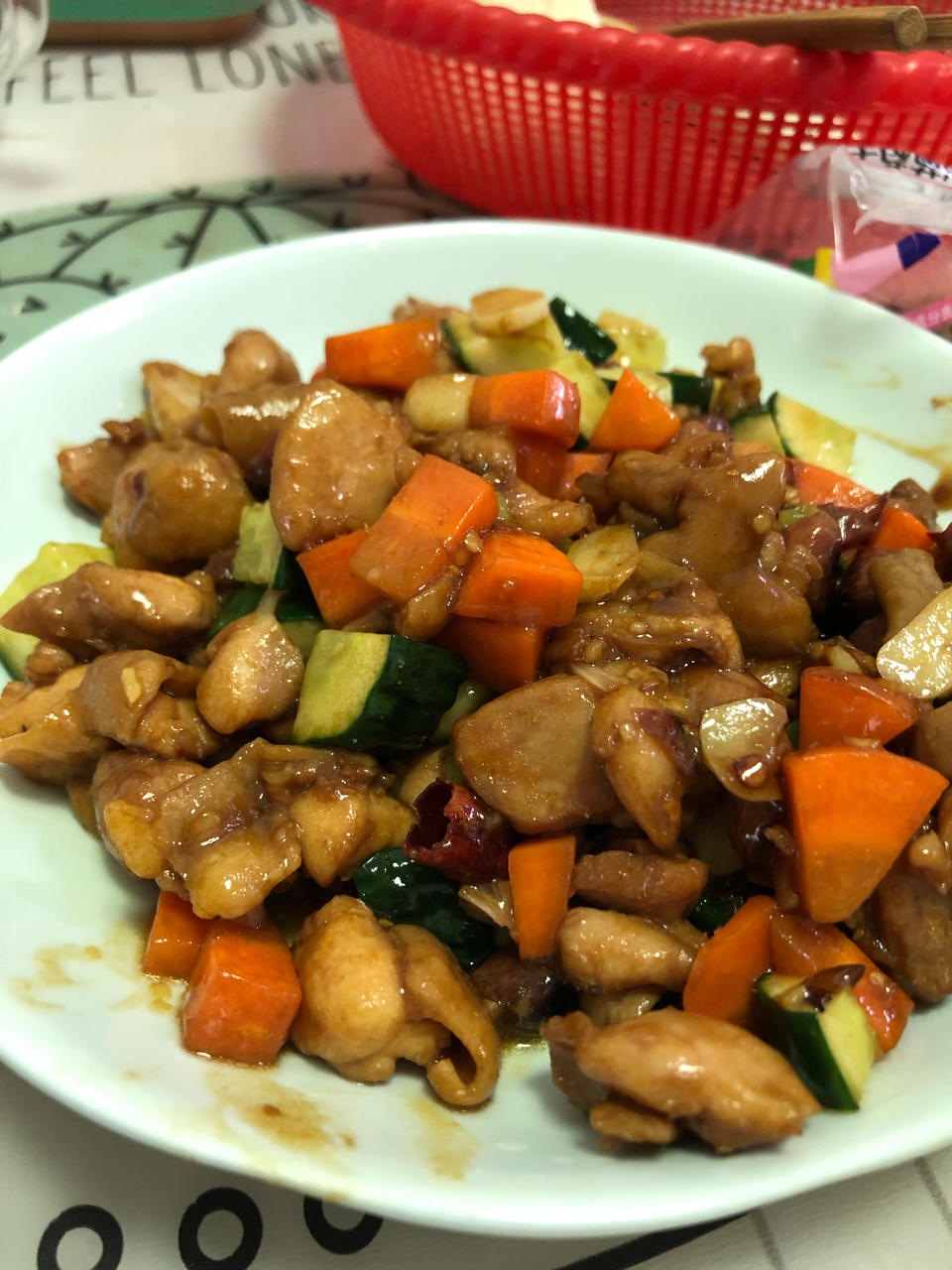 厨师长教你: “宫保鸡丁”的川味正宗做法, 一看就有食欲, 收藏了