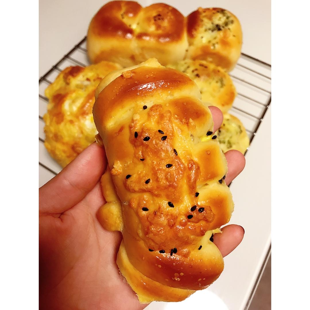 毛毛虫肉松面包