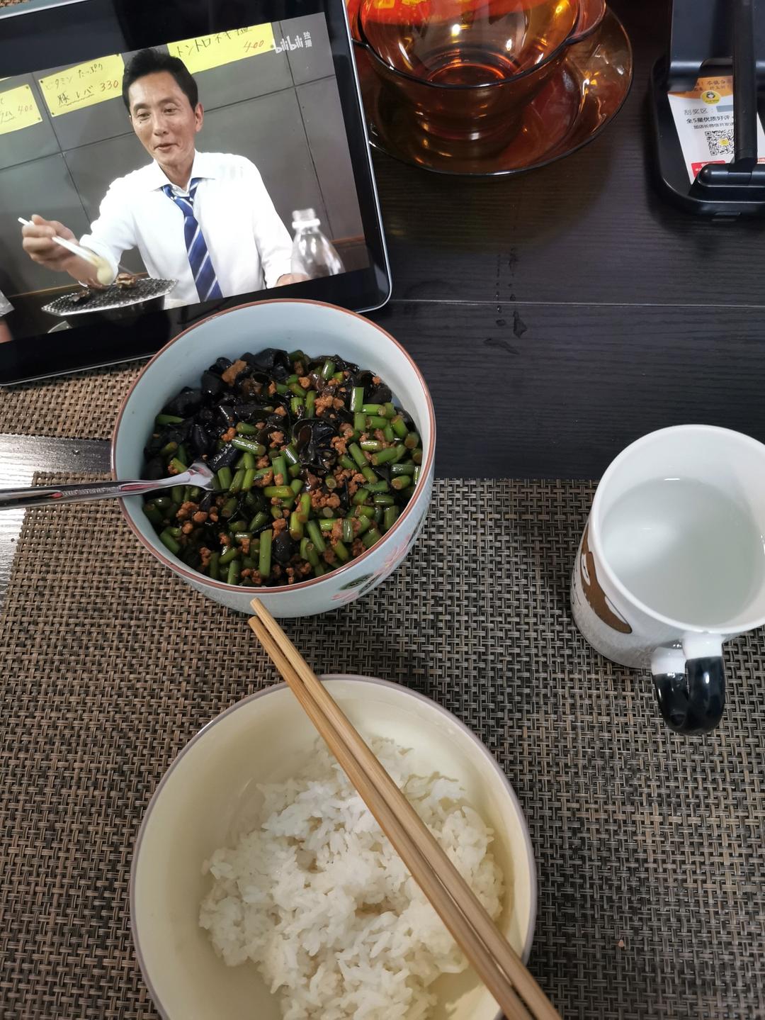 下饭菜～蒜苔肉末