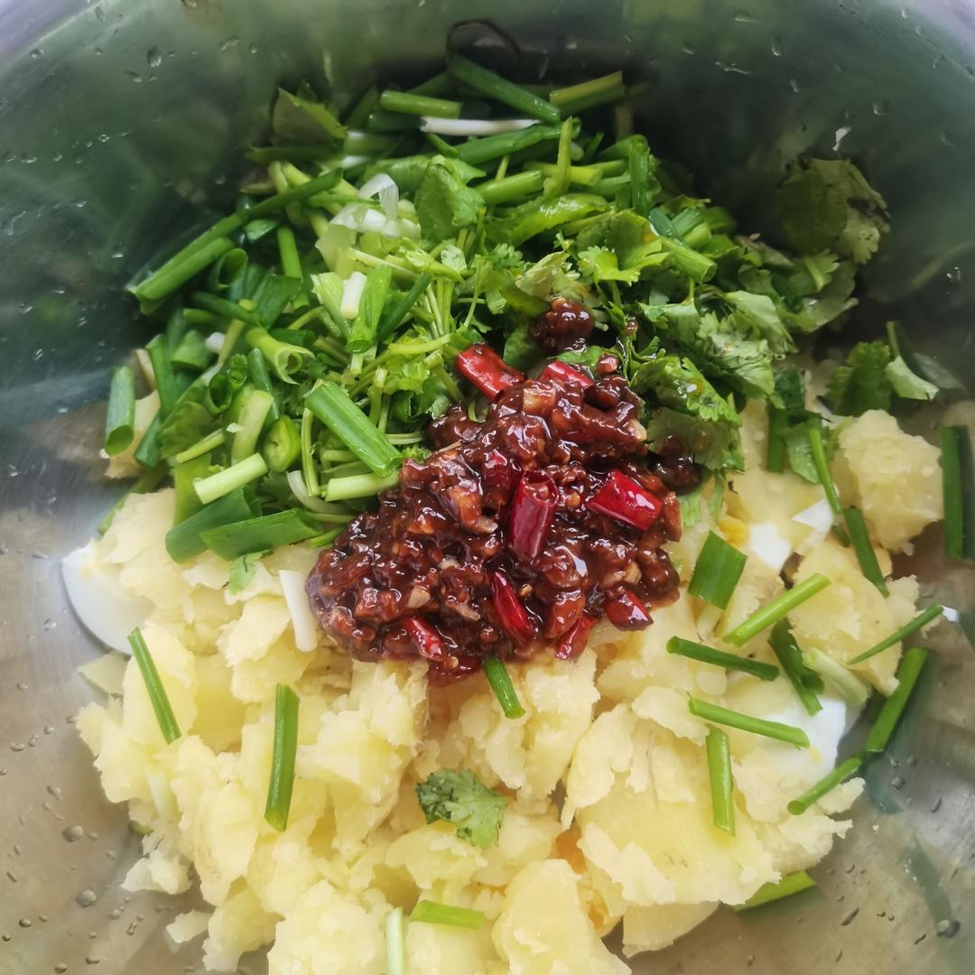 224道  酱拌土豆鸡蛋的做法