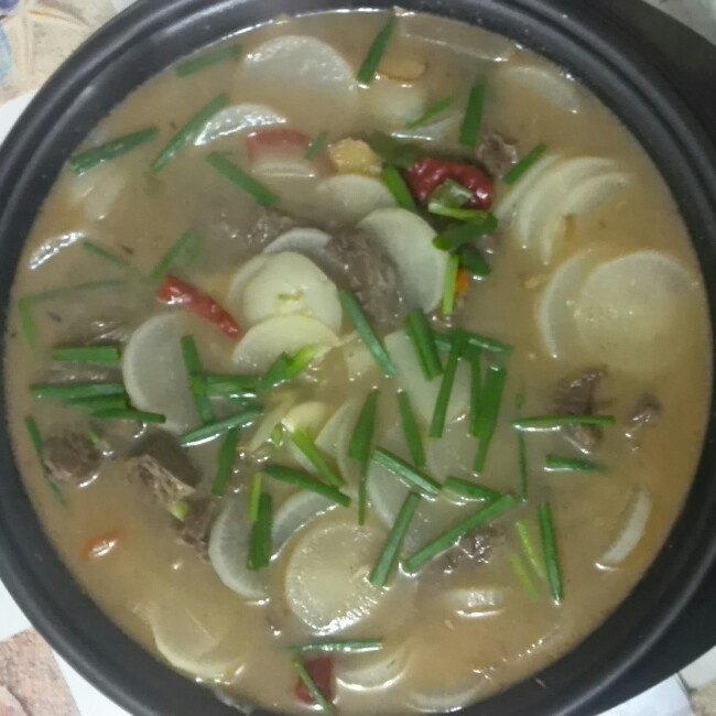 白萝卜炖牛腩