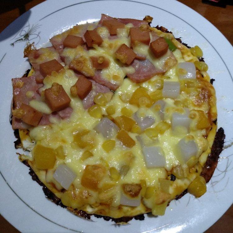 江汜_做的超级简单的双拼披萨(水果拼培根)