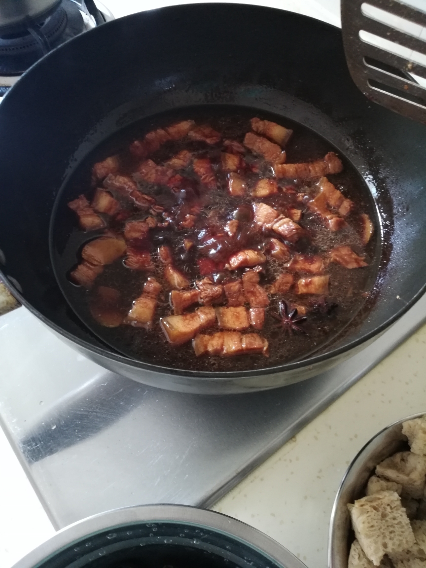 东北版～烤麸红烧肉的做法 步骤3