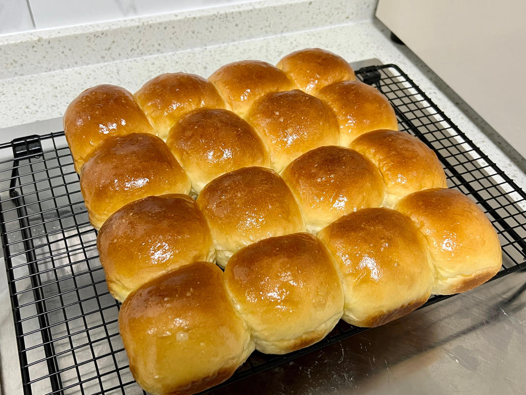 🥛超简单快手，柔软拉丝，一次发酵，牛奶小餐包