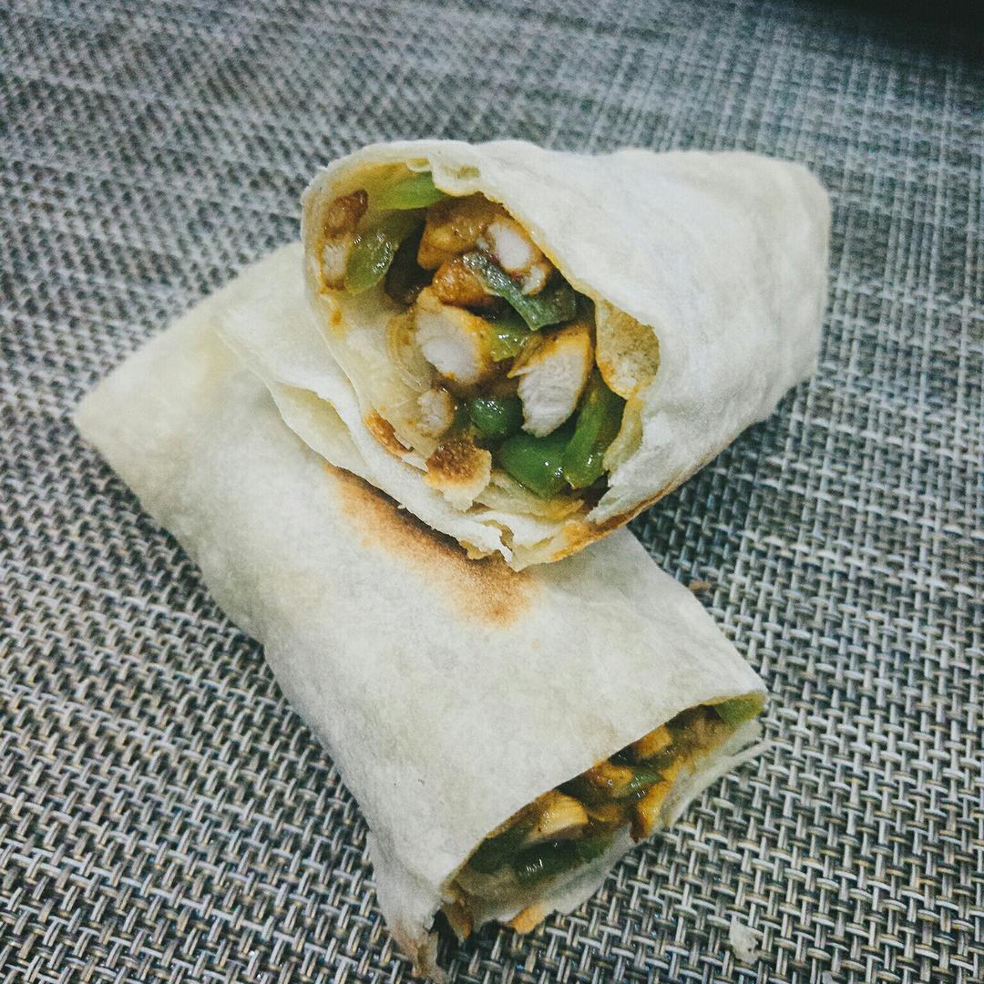 西安特色小吃…孜然炒肉夹馍