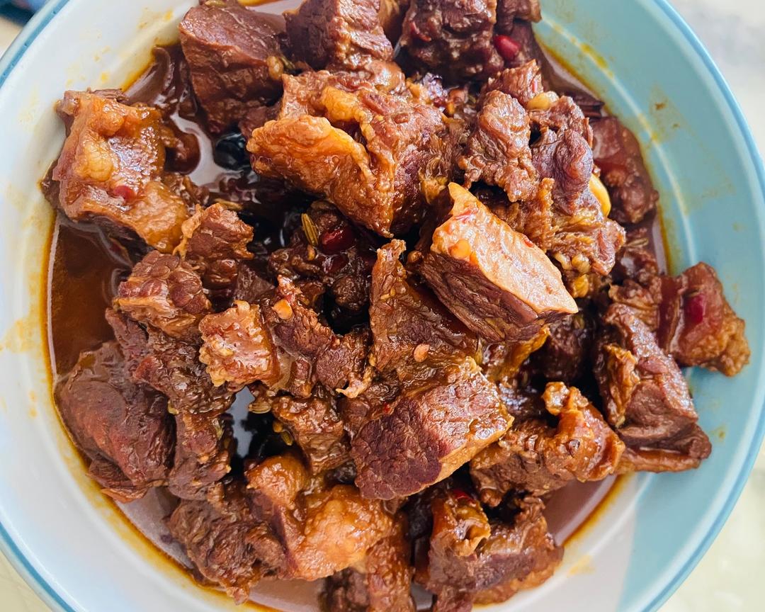 和味焖牛腩的做法