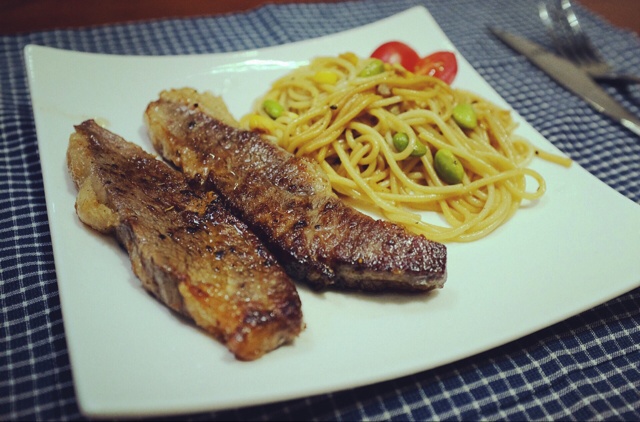 黑椒牛排（配土豆/鸡蛋，意面/蔬菜）