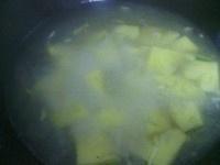 菠萝墨鱼汤的做法 步骤4