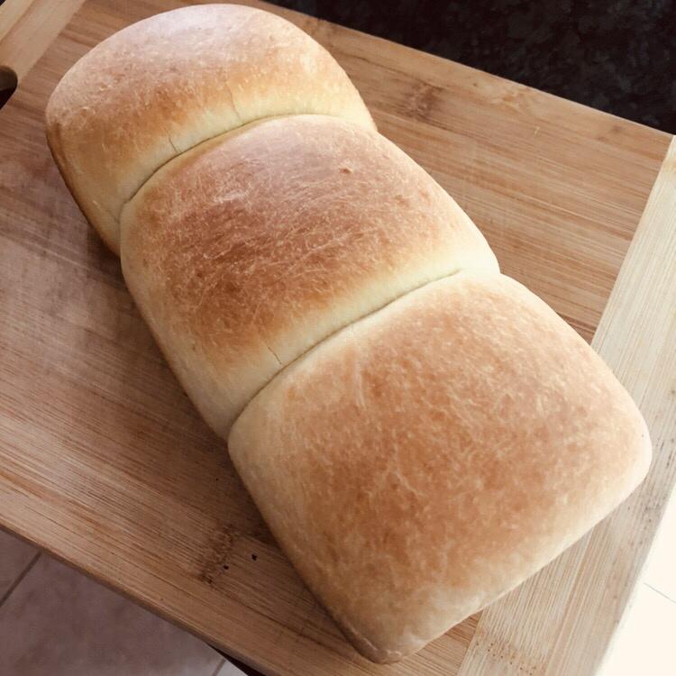 如棉花般松软的海苔肉松面包