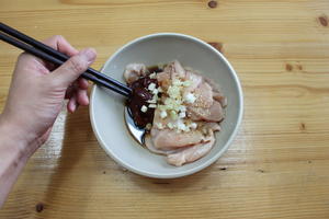 小鹤自创菜--韩式烤鸡胸肉的做法 步骤2