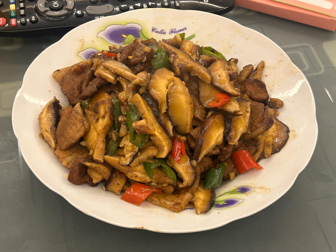 香菇炒肉｜贼香