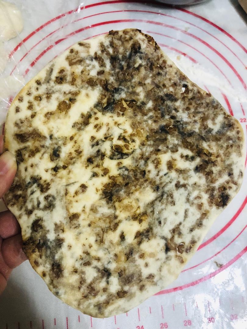 干香薄脆的梅干菜饼