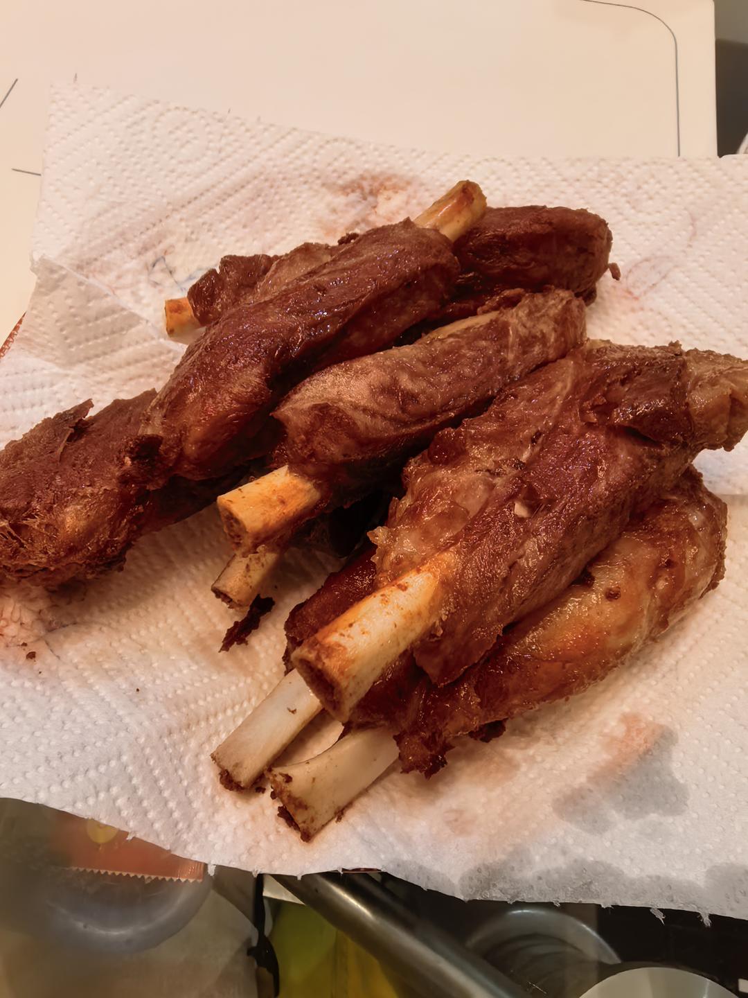 正宗酒店大厨做的，金牌蒜香骨