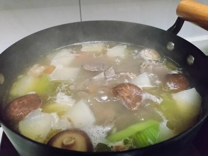 羊蝎子萝卜汤