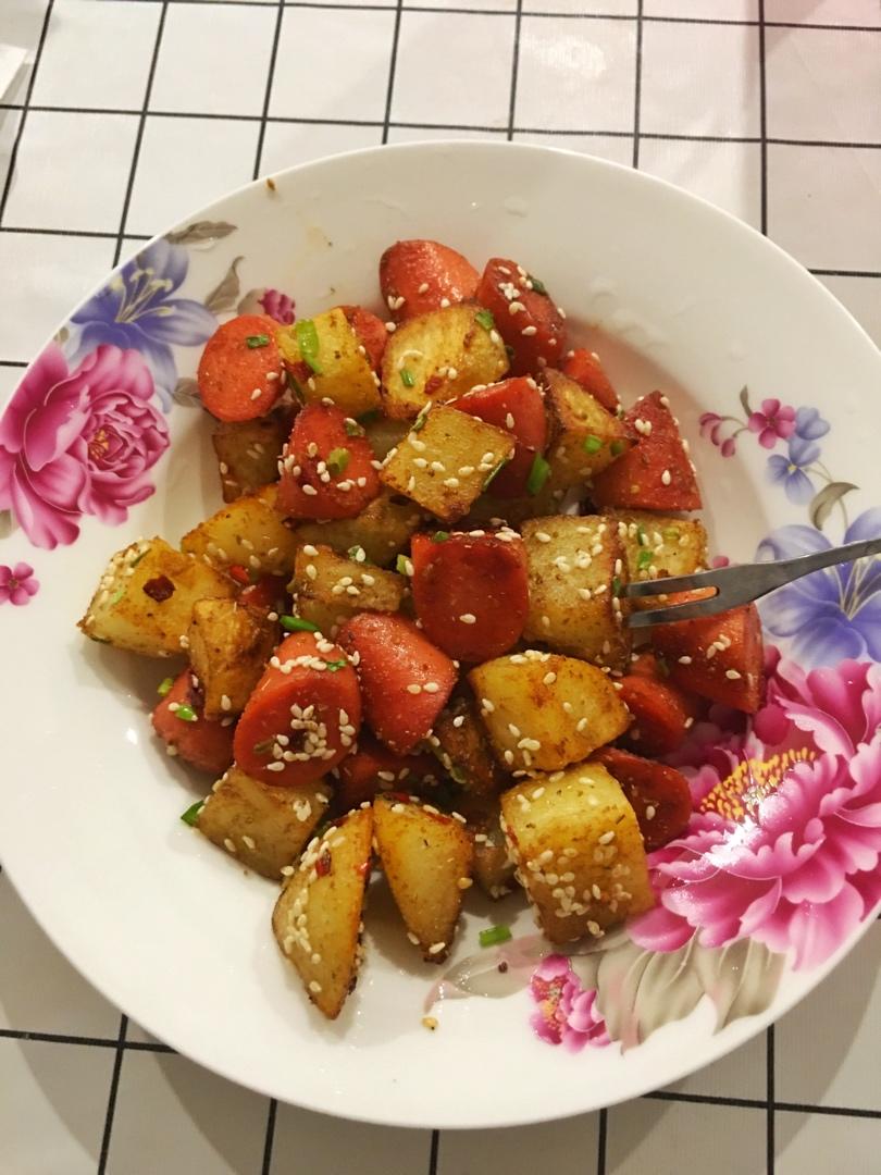 香辣过瘾的孜然土豆火腿，比路边摊还好吃