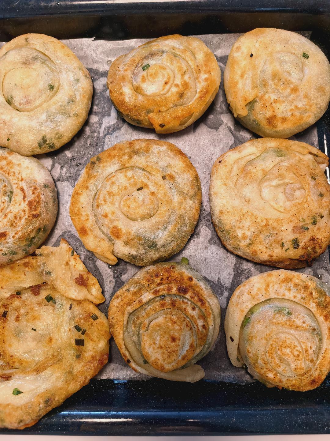 家常葱油饼 柔软多层 凉了也不硬 附细节视频详解