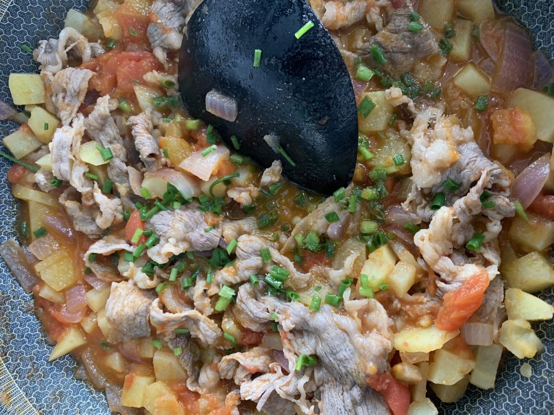 超快手的番茄土豆肥牛饭