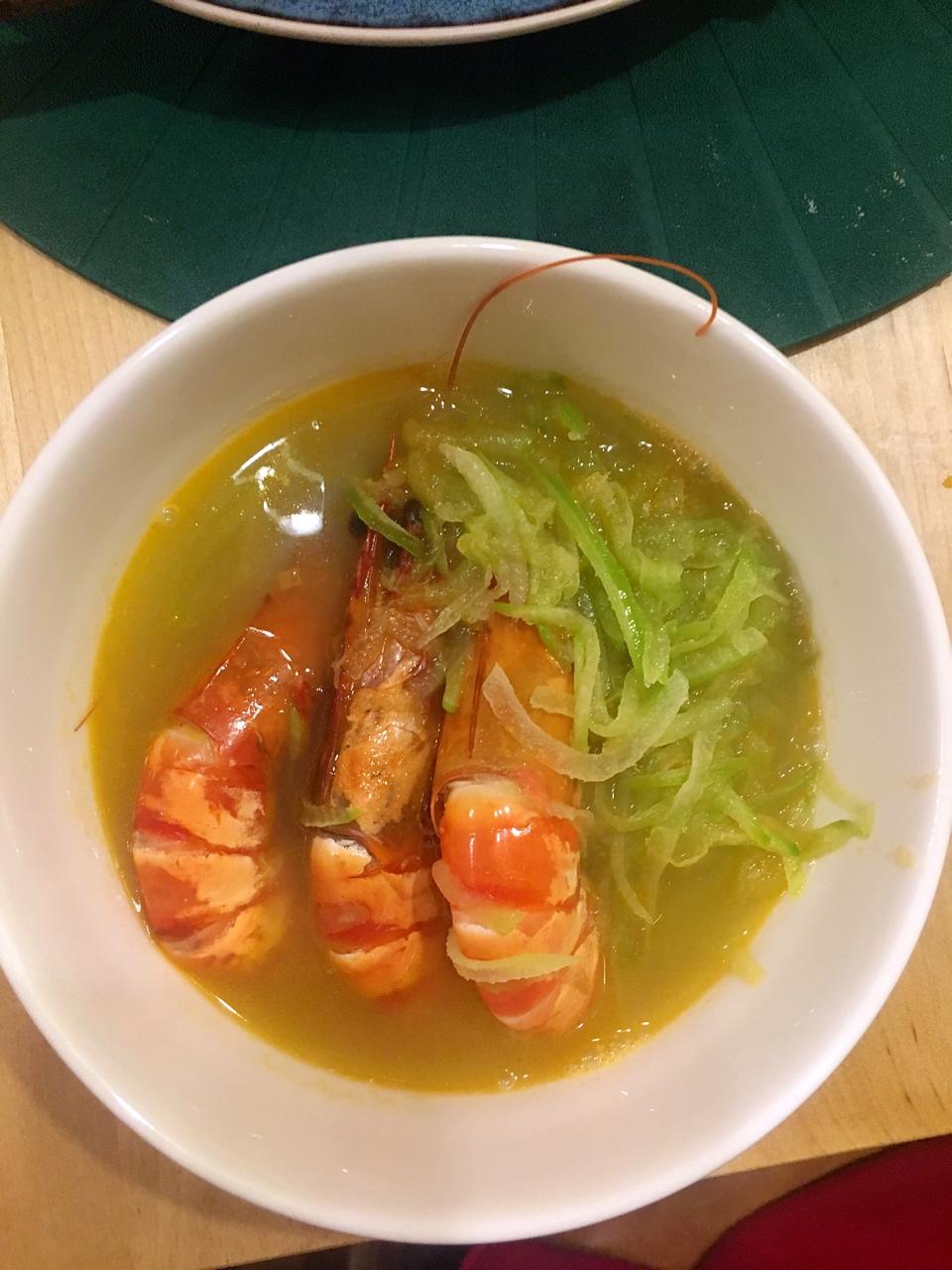 青萝卜鲜虾粉丝汤