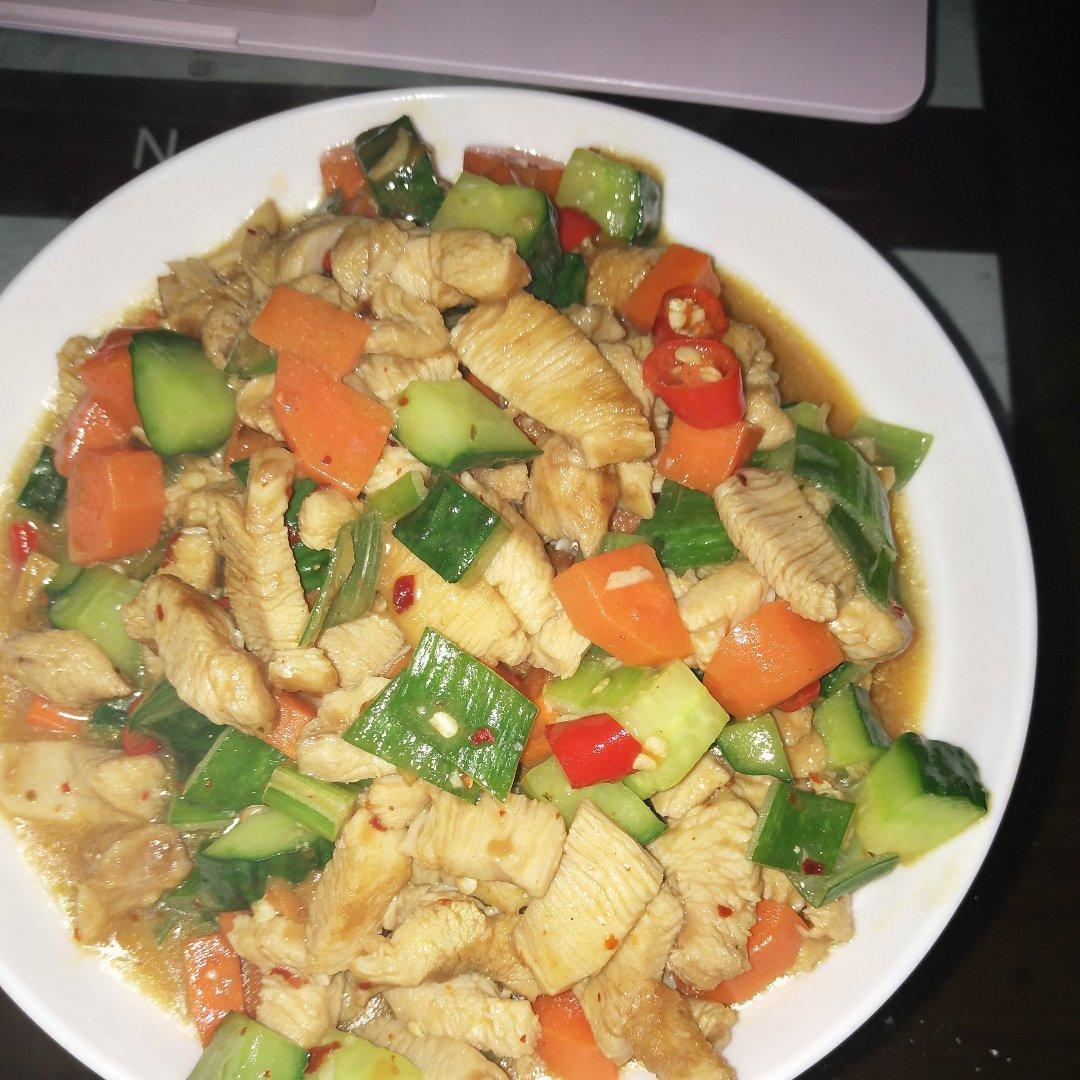 胡萝卜黄瓜鸡胸肉