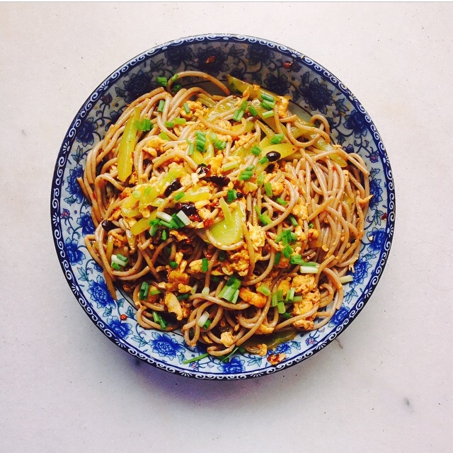 曹一只做的素炒荞麦面