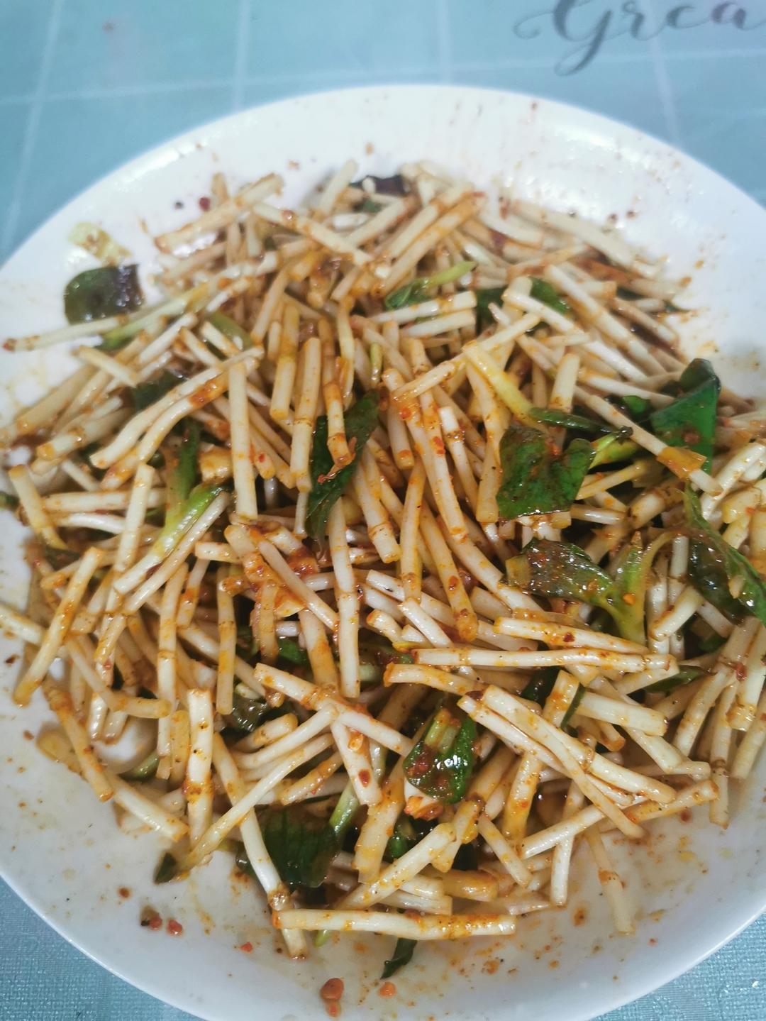 凉拌折耳根（鱼腥草）