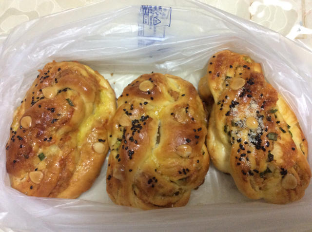 香葱肉松手撕吐司