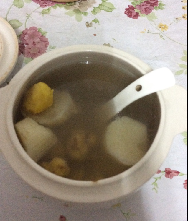 板栗炖鸡汤