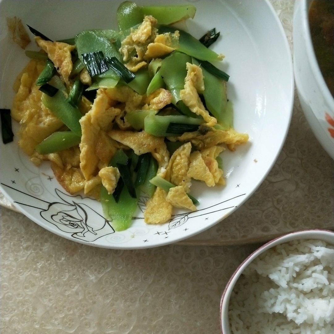 莴笋炒鸡蛋